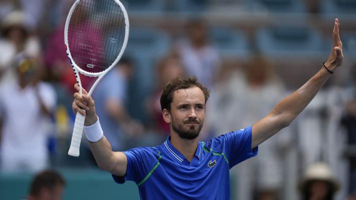 在中前场的 在中前场的