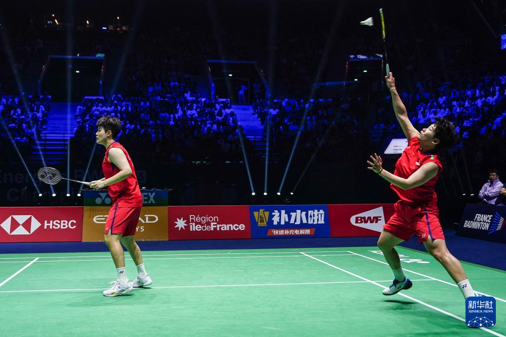 阿齐兹在对 阿齐兹在对